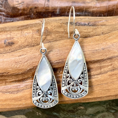 ER 15547 MP-(HANDMADE 925 BALI STERLING SILVER FILIGREE EARRINGS WITH MOTHER OF PEARL)